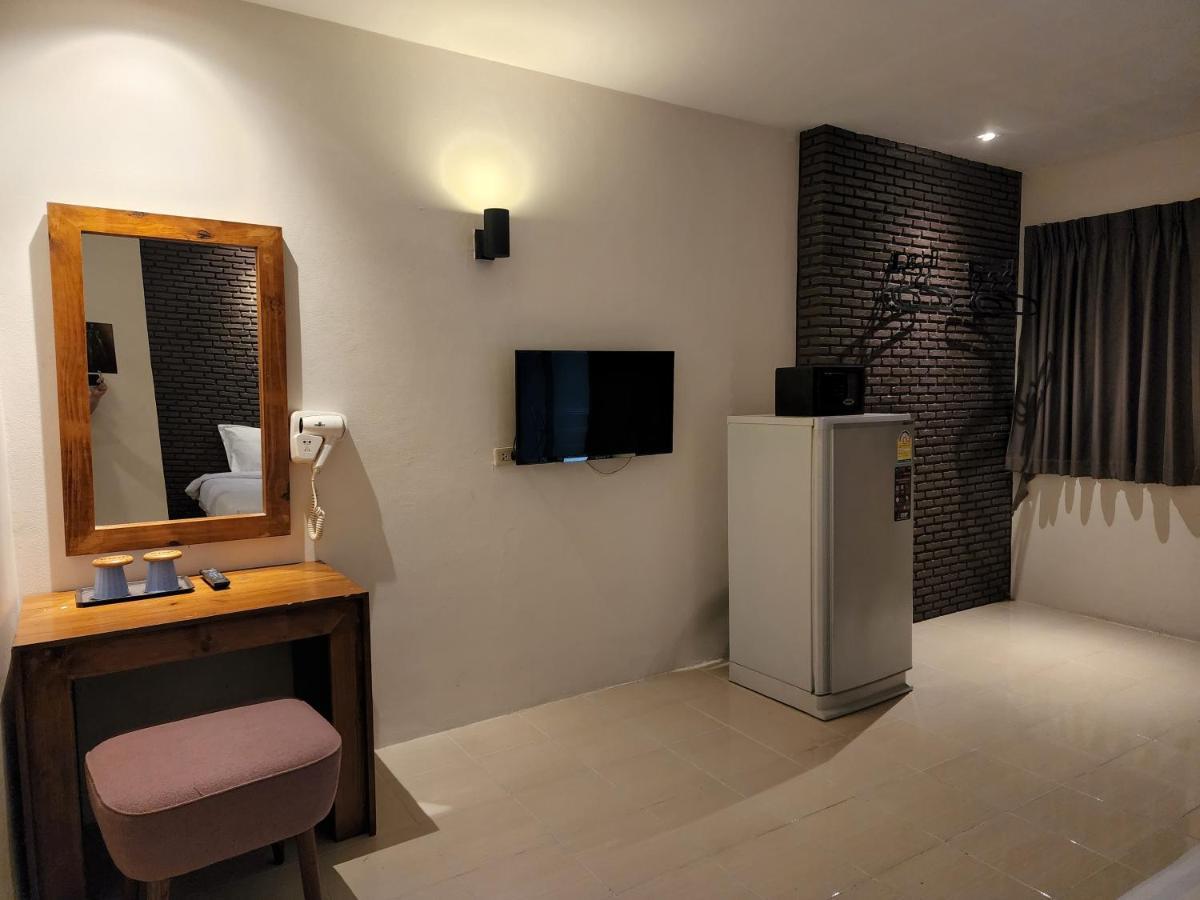 Dfeel House Hostel Patong Buitenkant foto