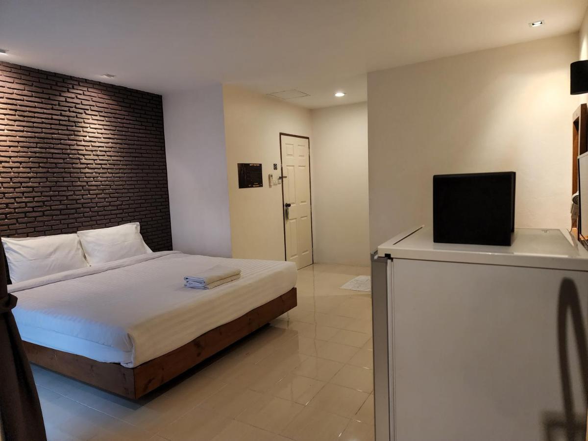 Dfeel House Hostel Patong Buitenkant foto