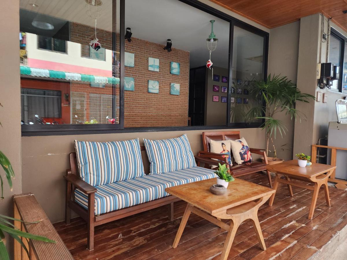 Dfeel House Hostel Patong Buitenkant foto