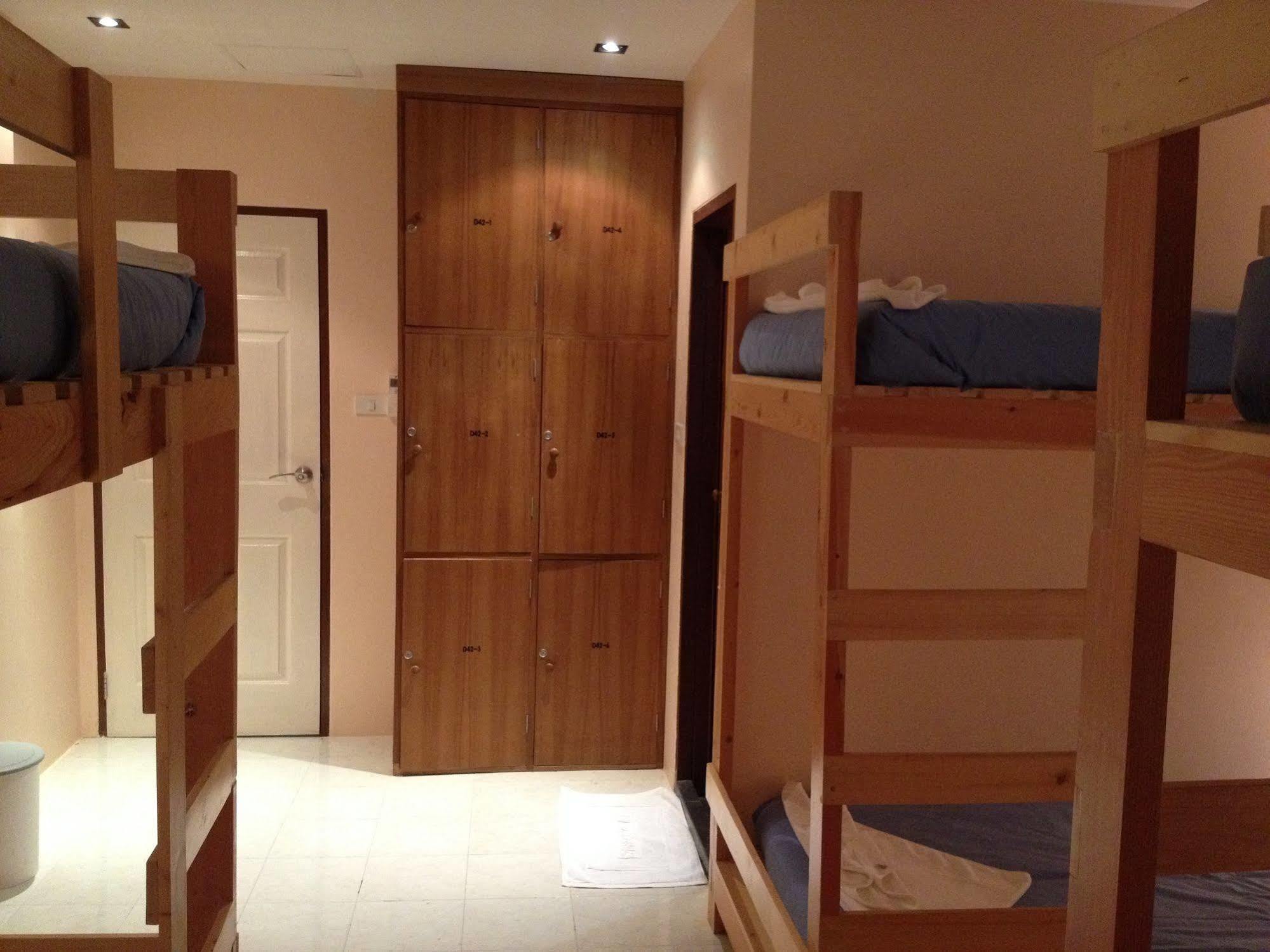 Dfeel House Hostel Patong Buitenkant foto