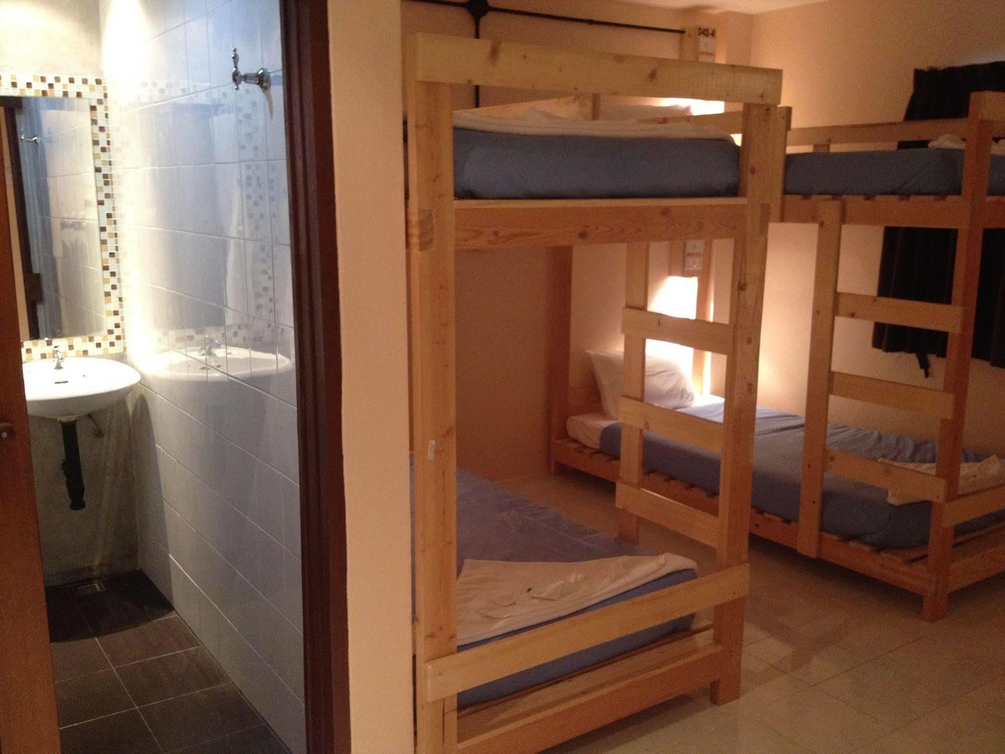 Dfeel House Hostel Patong Buitenkant foto